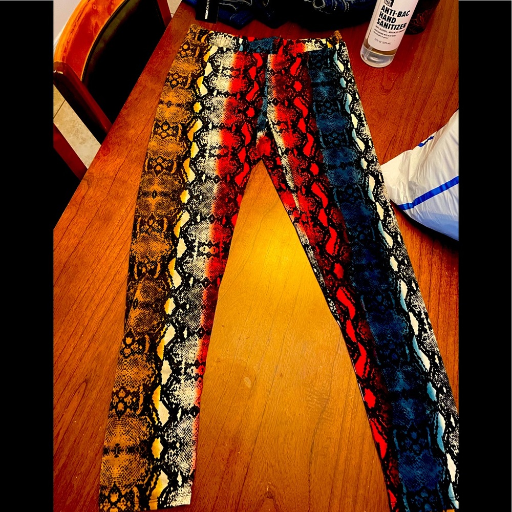 Snake print leggings size XLARGE